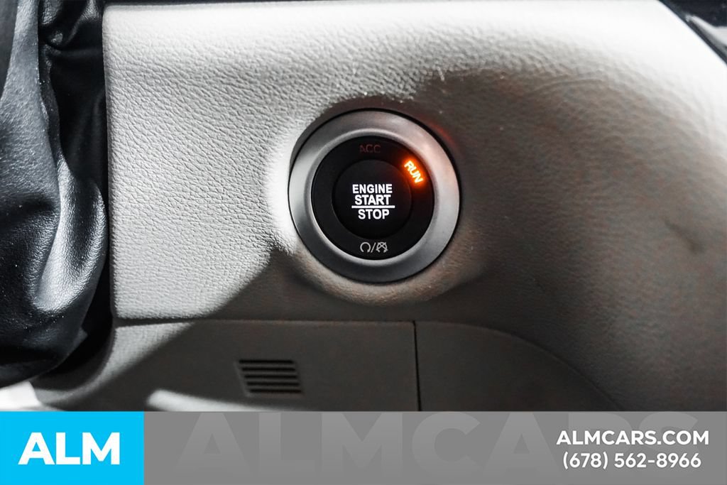 Used 2023 Chrysler Pacifica Touring-L FWD image 28