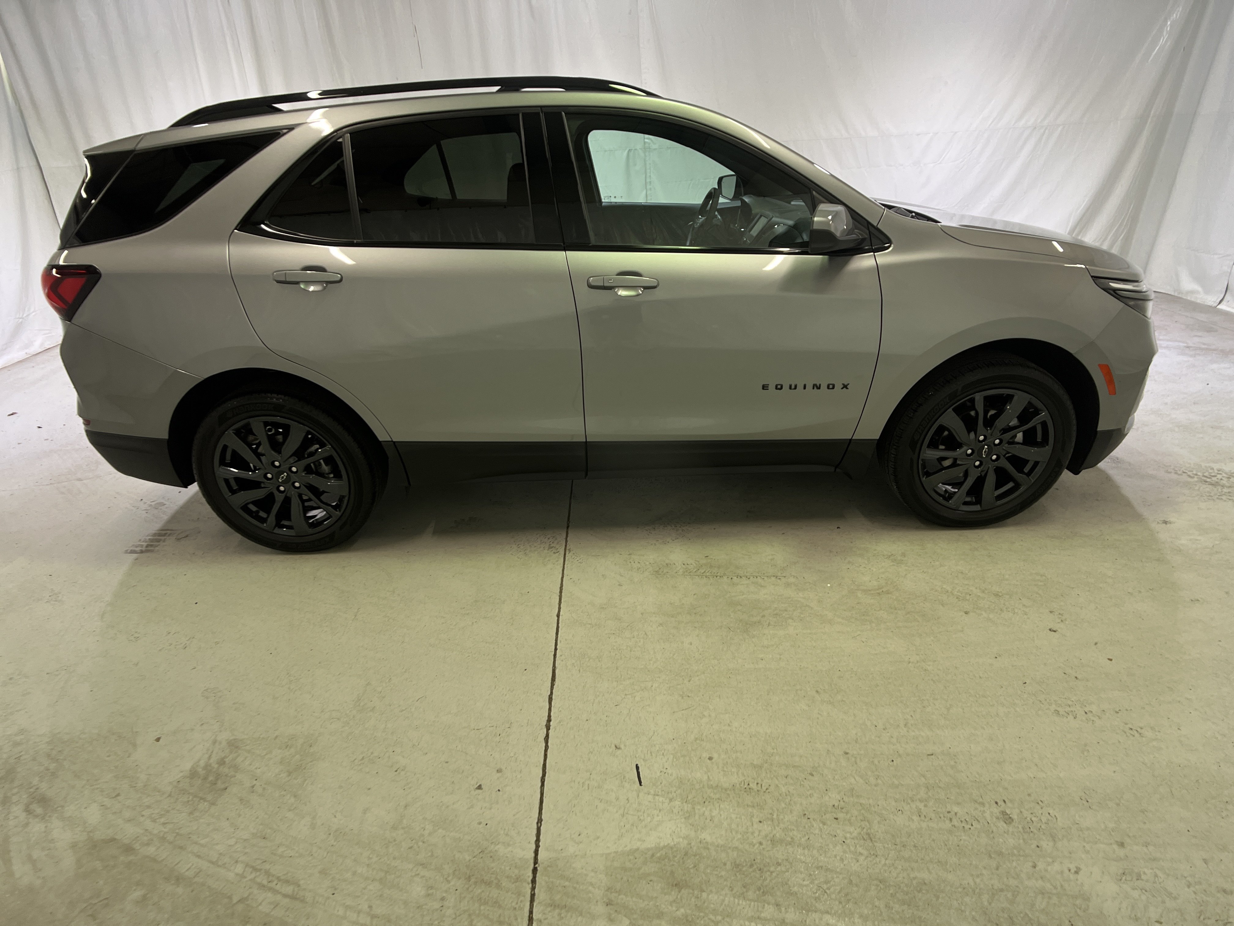Used 2023 Chevrolet Equinox RS AWD/4WD image 12