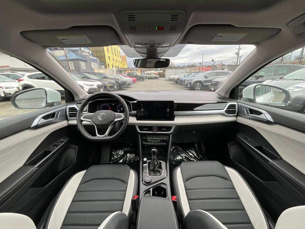 New 2026 Volkswagen Taos SEL image 16