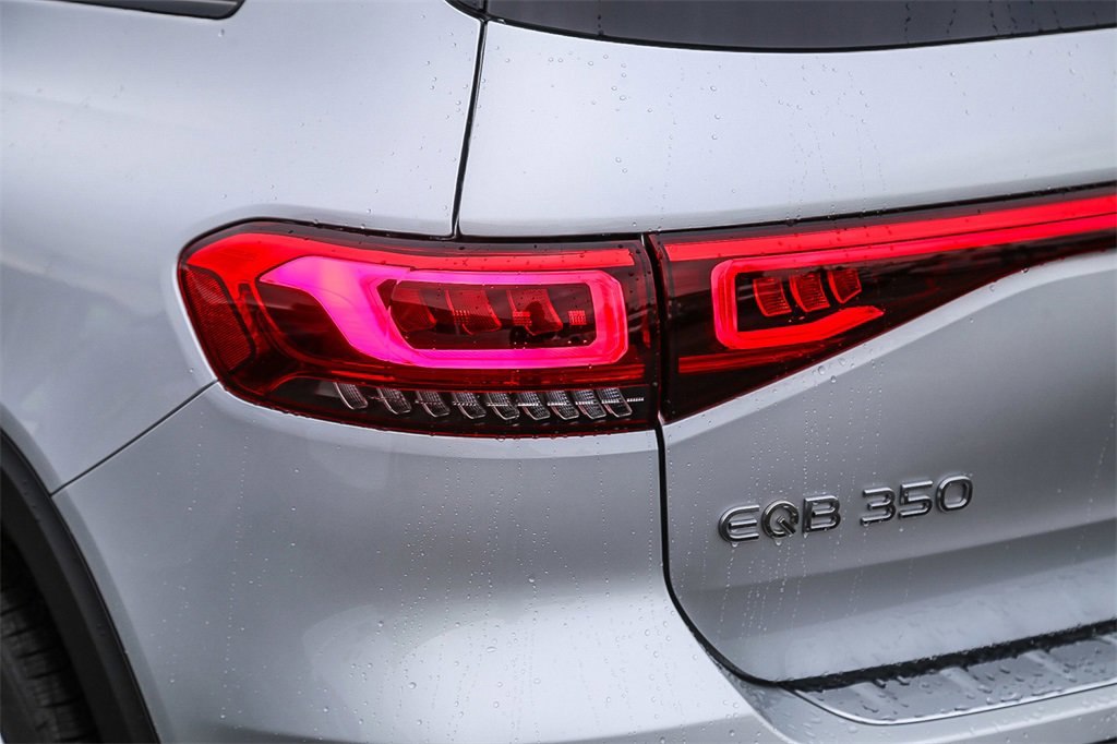 Used 2023 Mercedes-Benz EQB 350 4MATIC SUV image 9