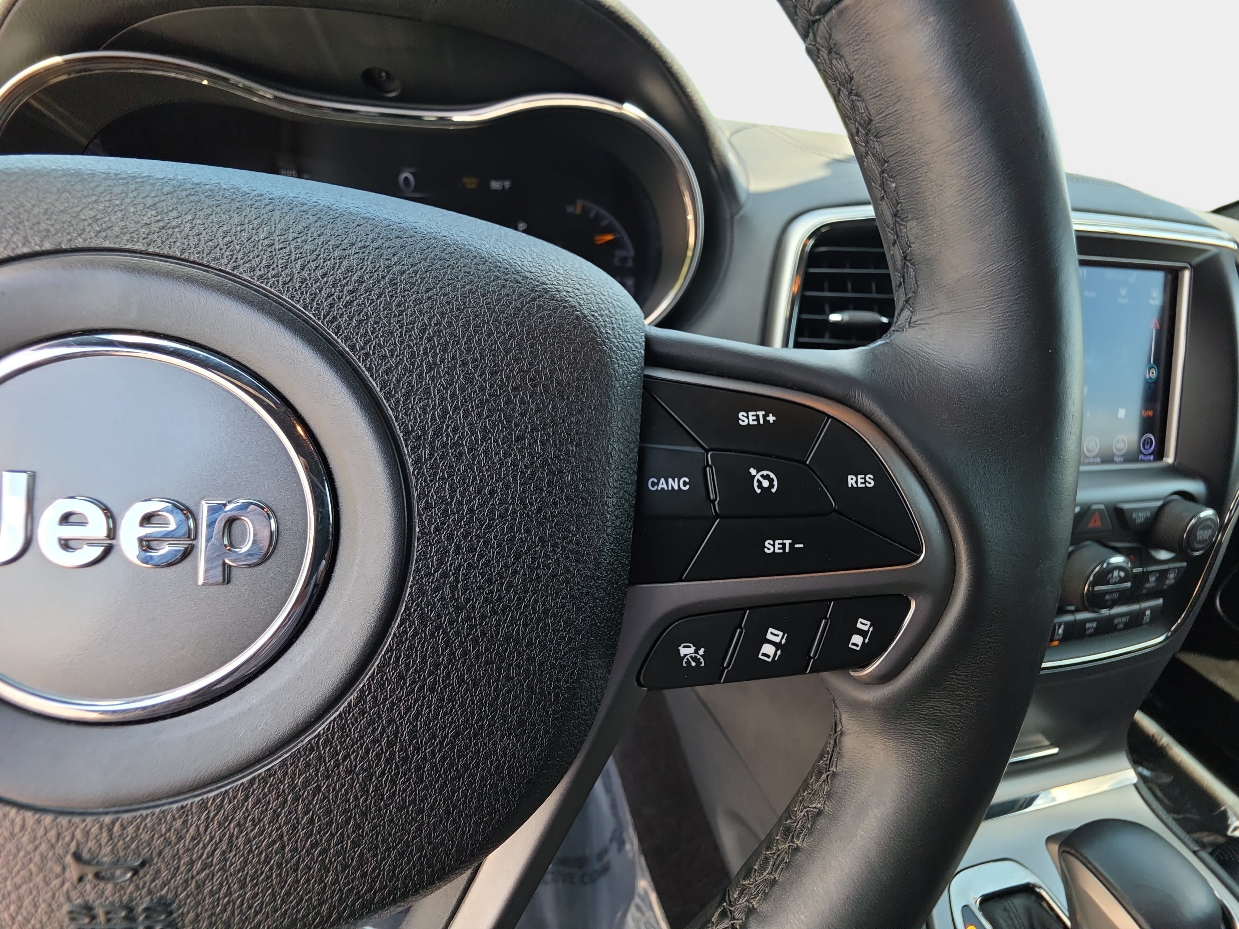 Used 2018 Jeep Grand Cherokee High Altitude AWD/4WD image 17
