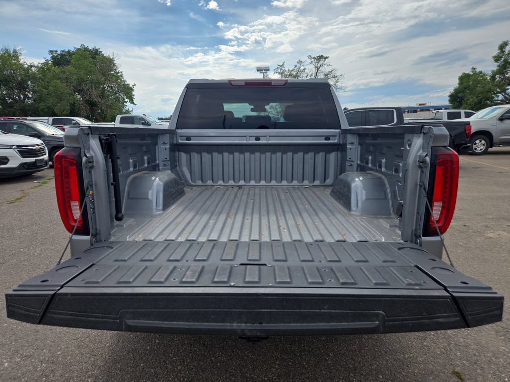 Used 2025 GMC Sierra 1500 SLT AWD/4WD image 17