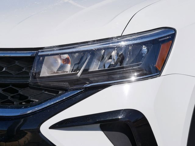 Certified 2023 Volkswagen Taos SE w/ Panoramic Sunroof Package image 10