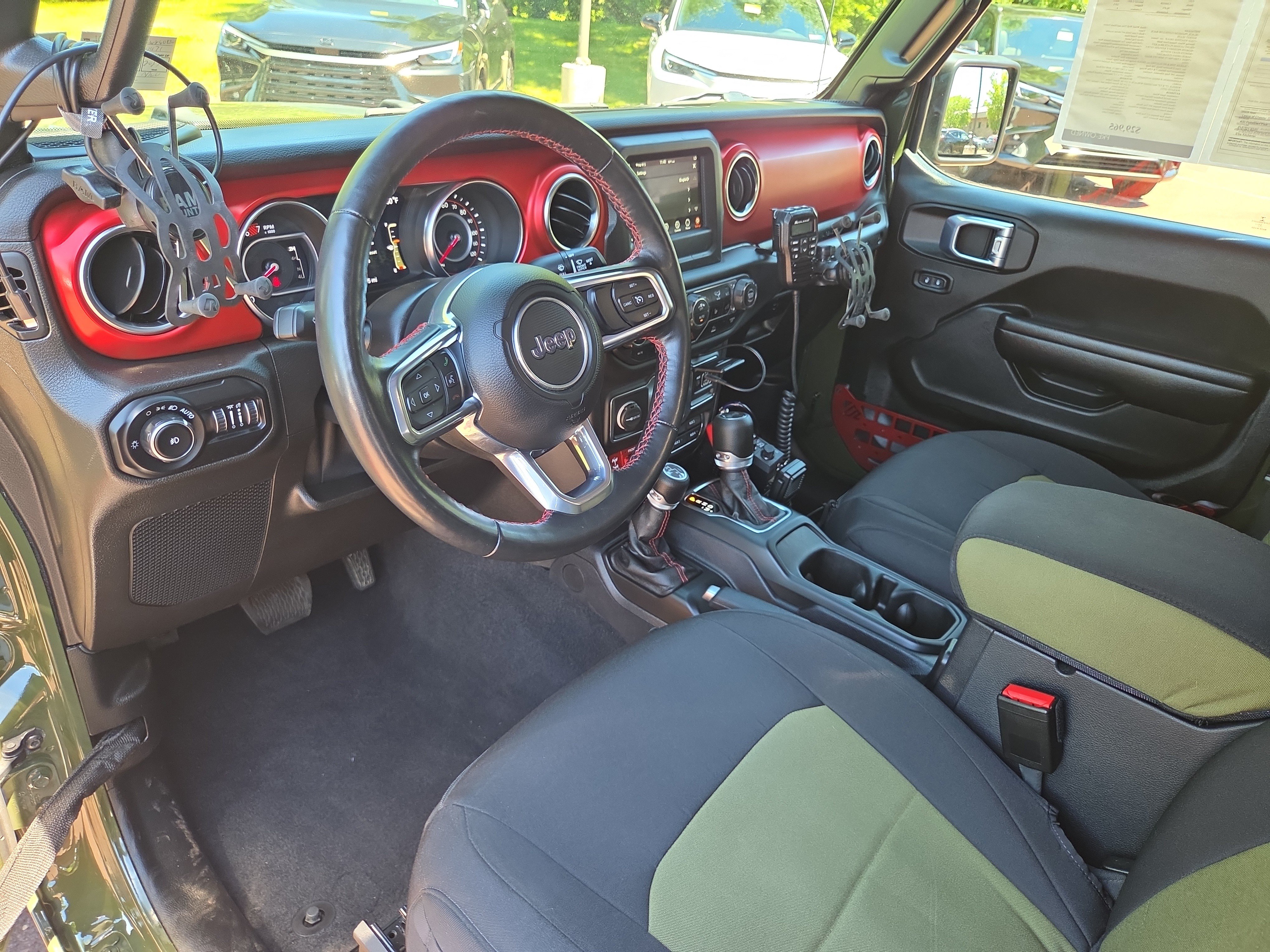 Used 2021 Jeep Wrangler Rubicon w/ Cold Weather Group AWD/4WD image 15