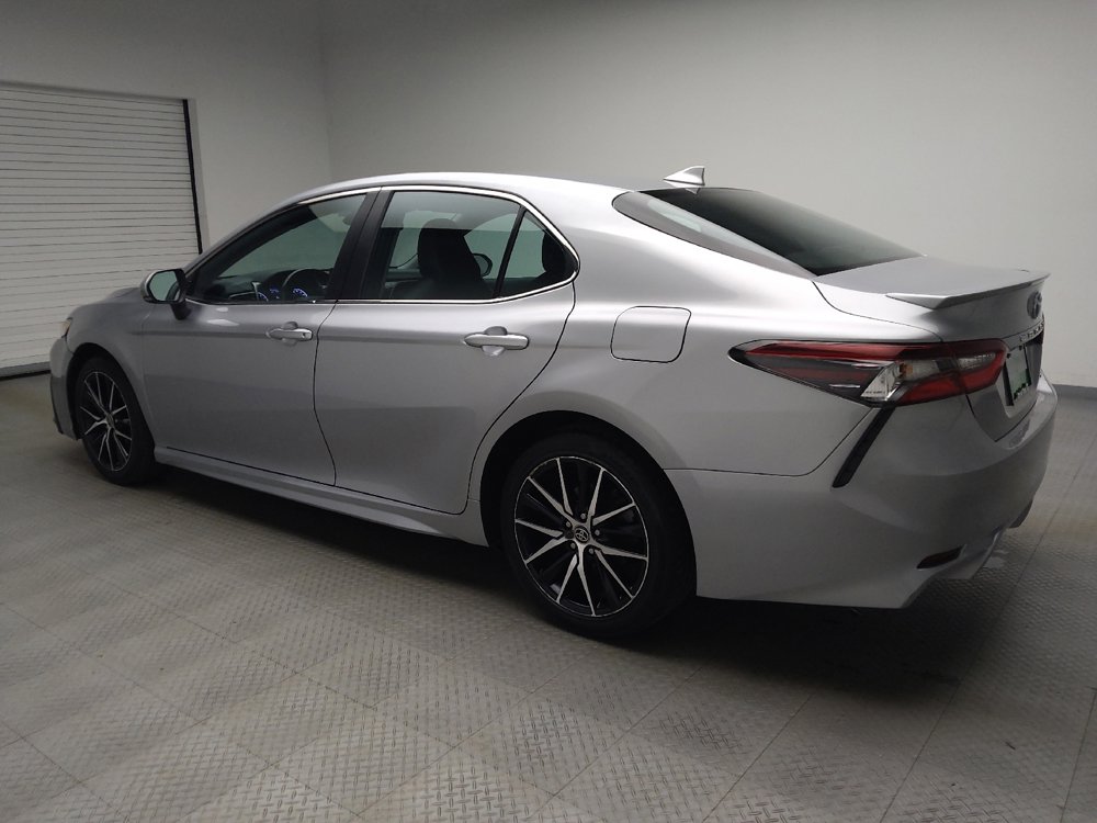 Used 2023 Toyota Camry SE FWD image 3