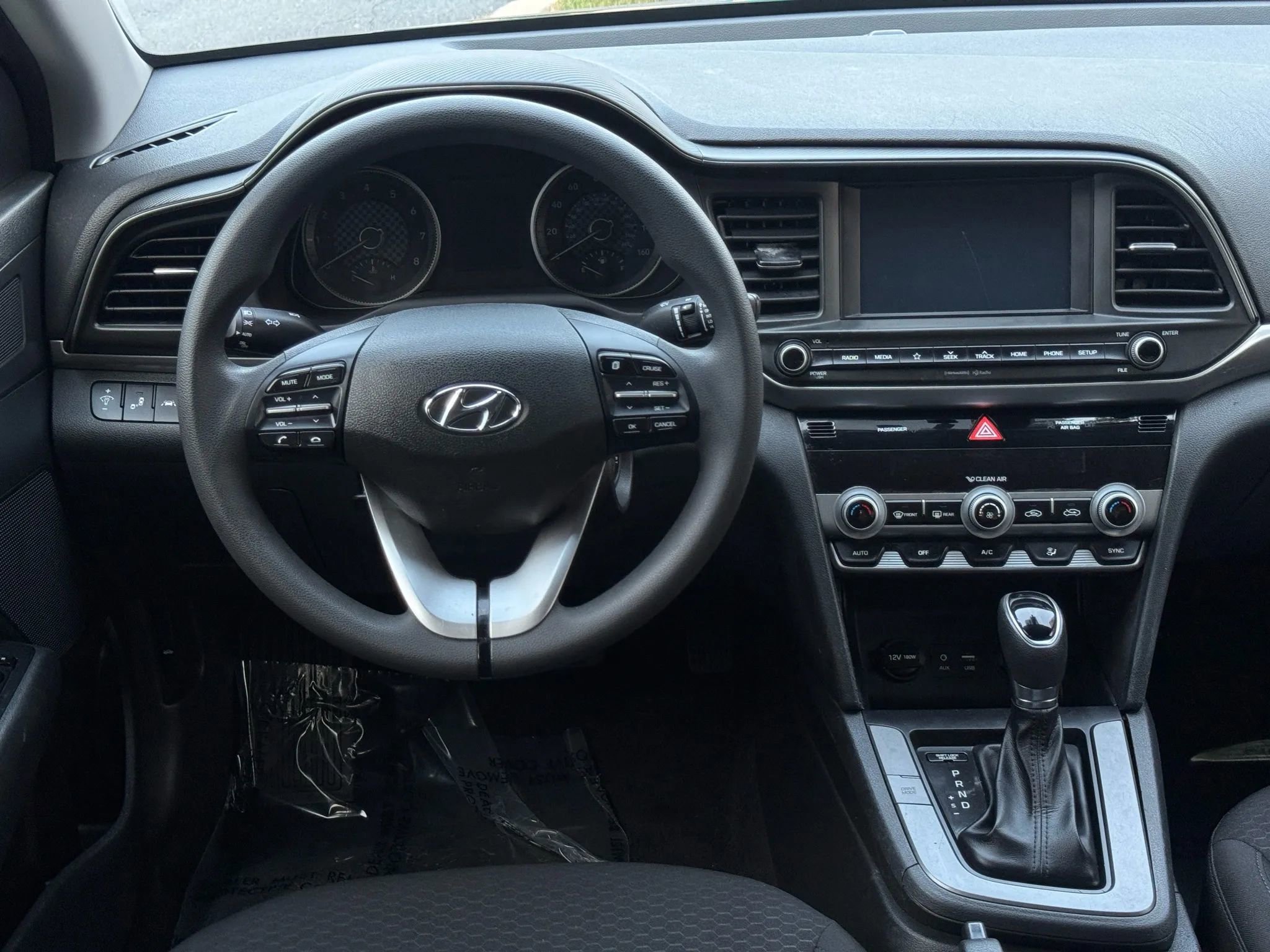 Used 2020 Hyundai Elantra SEL w/ Winter Weather Package image 29