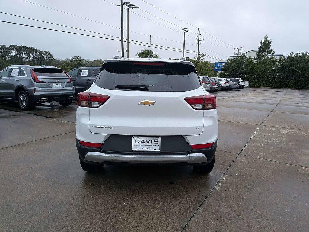 Used 2025 Chevrolet TrailBlazer LT FWD image 4