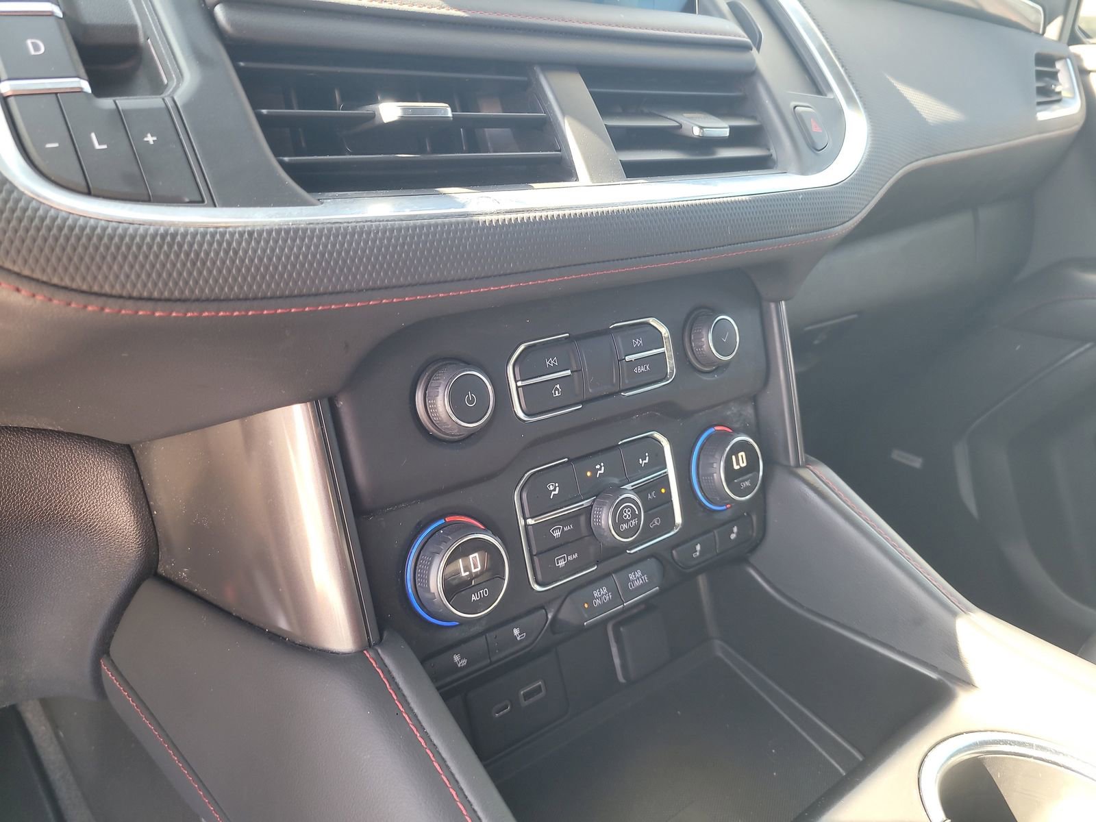Used 2022 Chevrolet Tahoe RST w/ Luxury Package RWD image 19