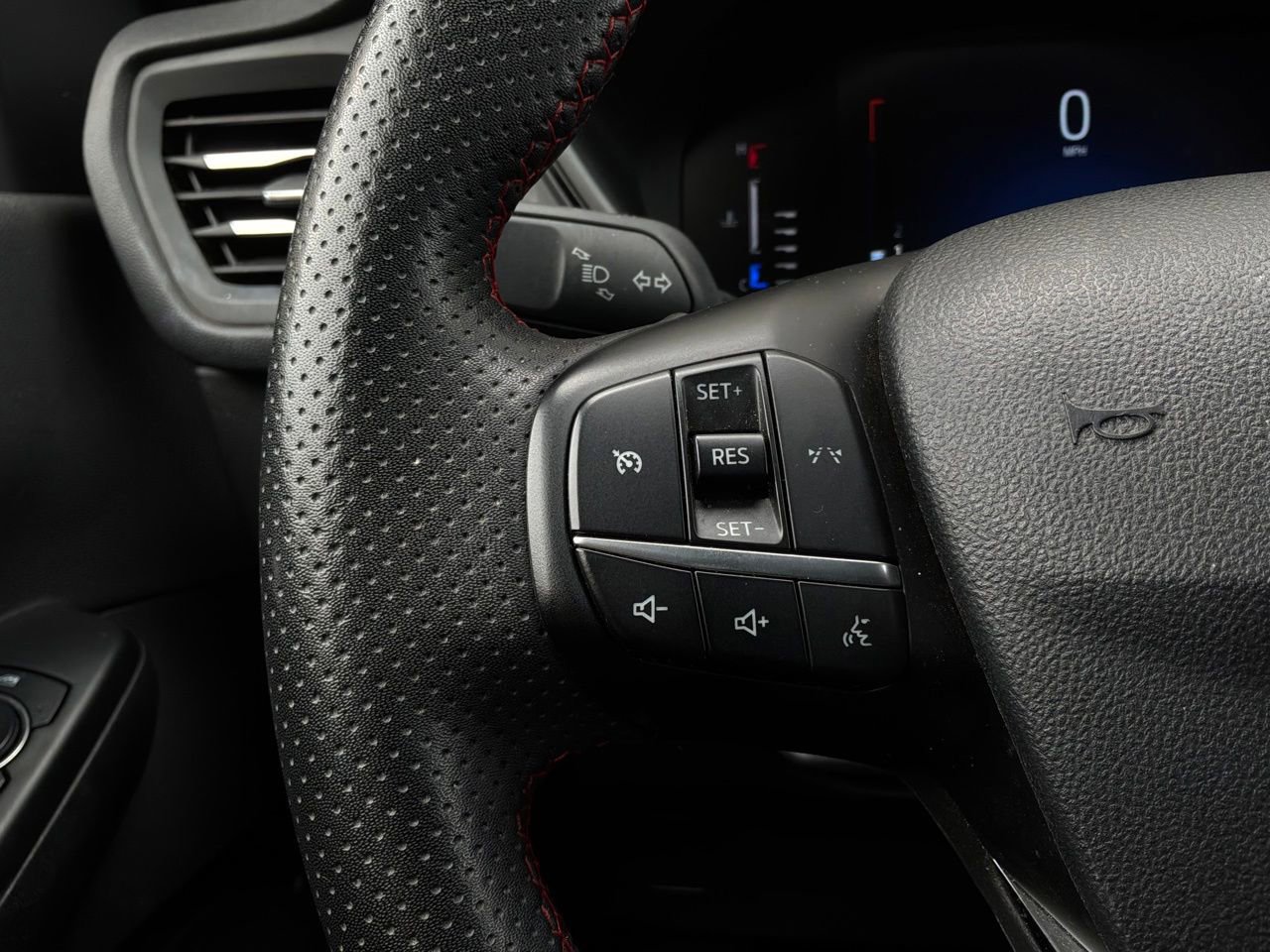 Used 2023 Ford Escape ST-Line FWD image 33