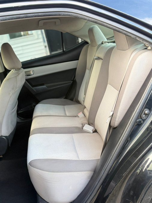 Used 2018 Toyota Corolla LE FWD image 19