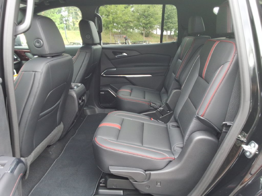 New 2027 Chevrolet Traverse RS FWD image 16