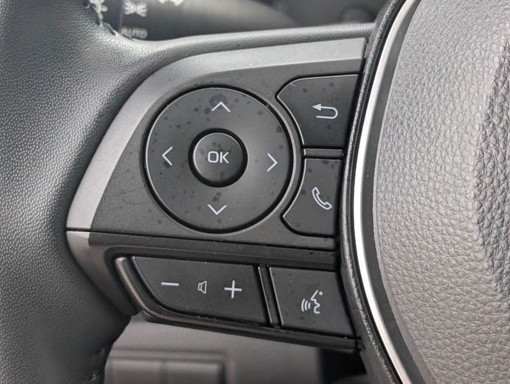 Used 2024 Toyota Corolla SE w/ SE Package FWD image 17