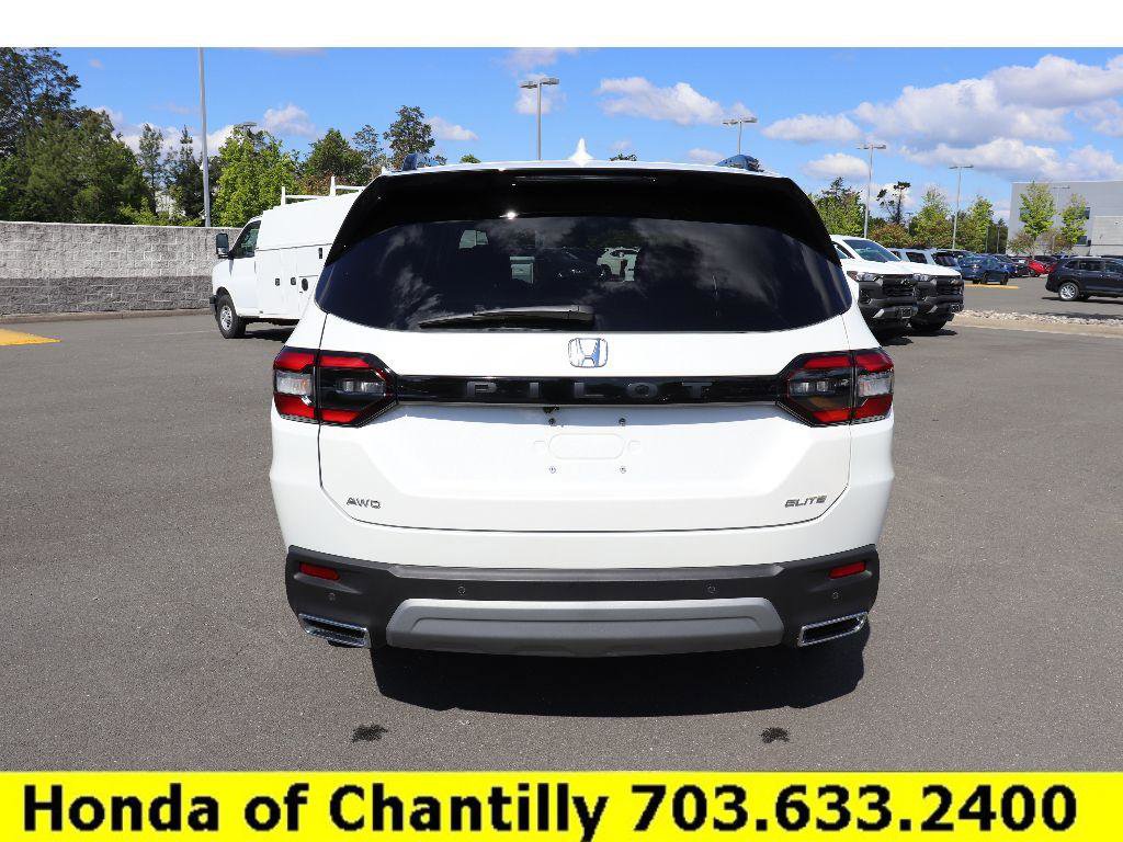 Used 2025 Honda Pilot Elite image 6