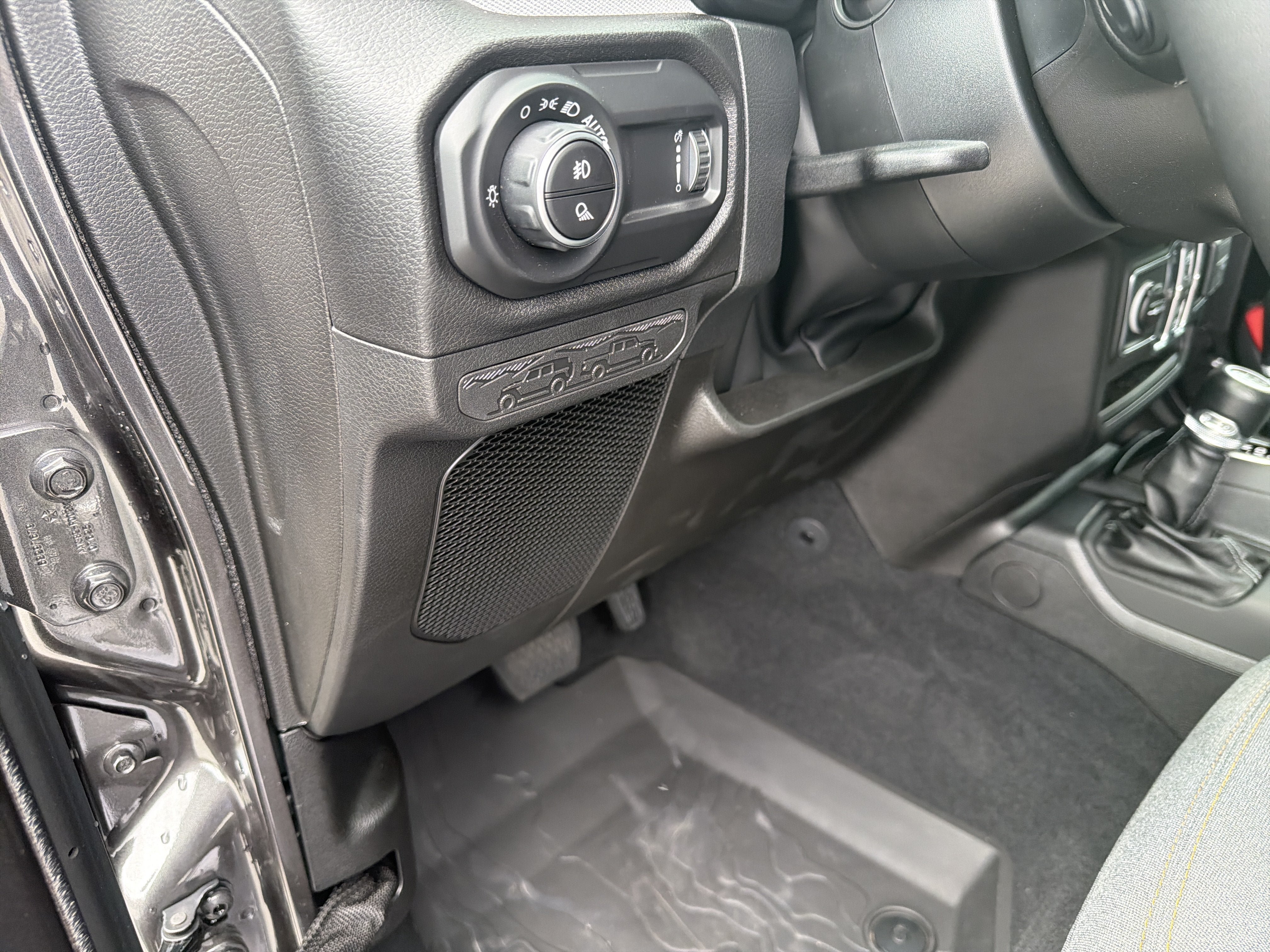Used 2025 Jeep Gladiator Sport AWD/4WD image 31