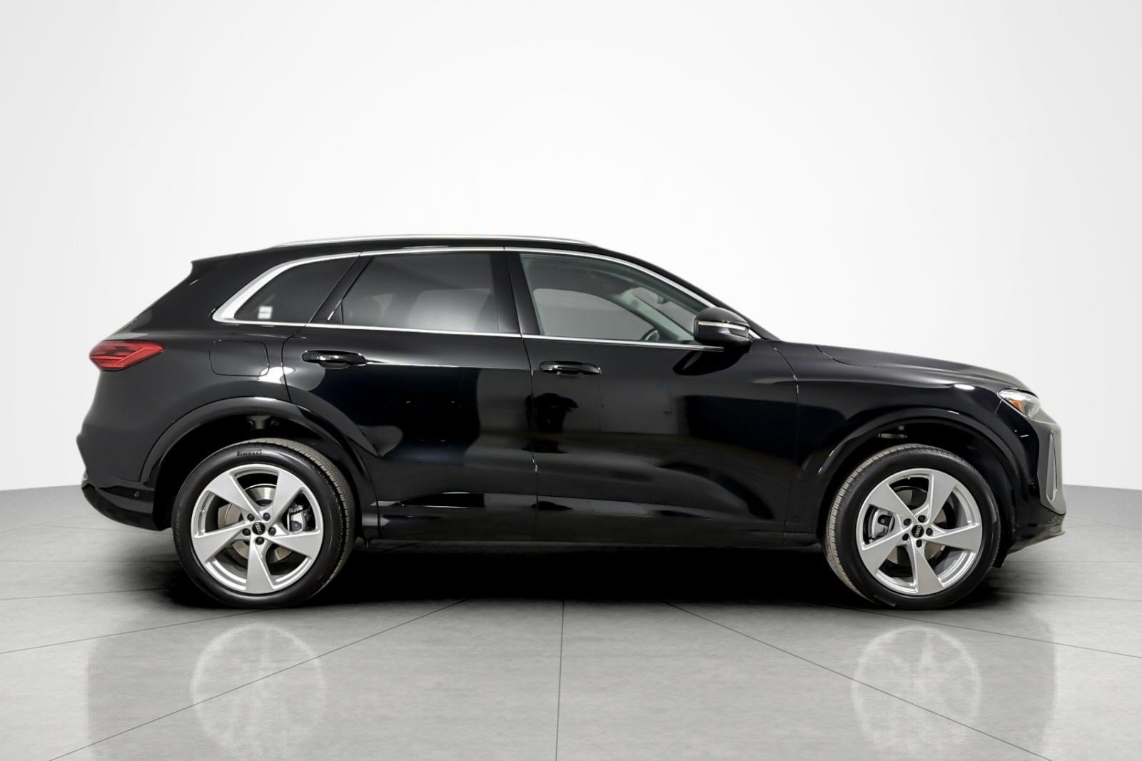 Used 2025 Audi Q5 Premium Plus w/ Premium Plus AWD/4WD image 6