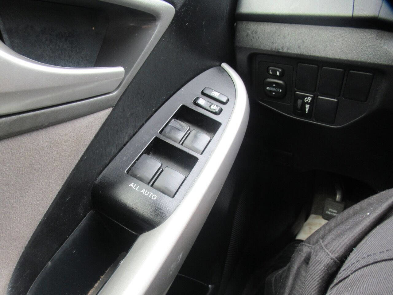 Used 2014 Toyota Prius Two image 32