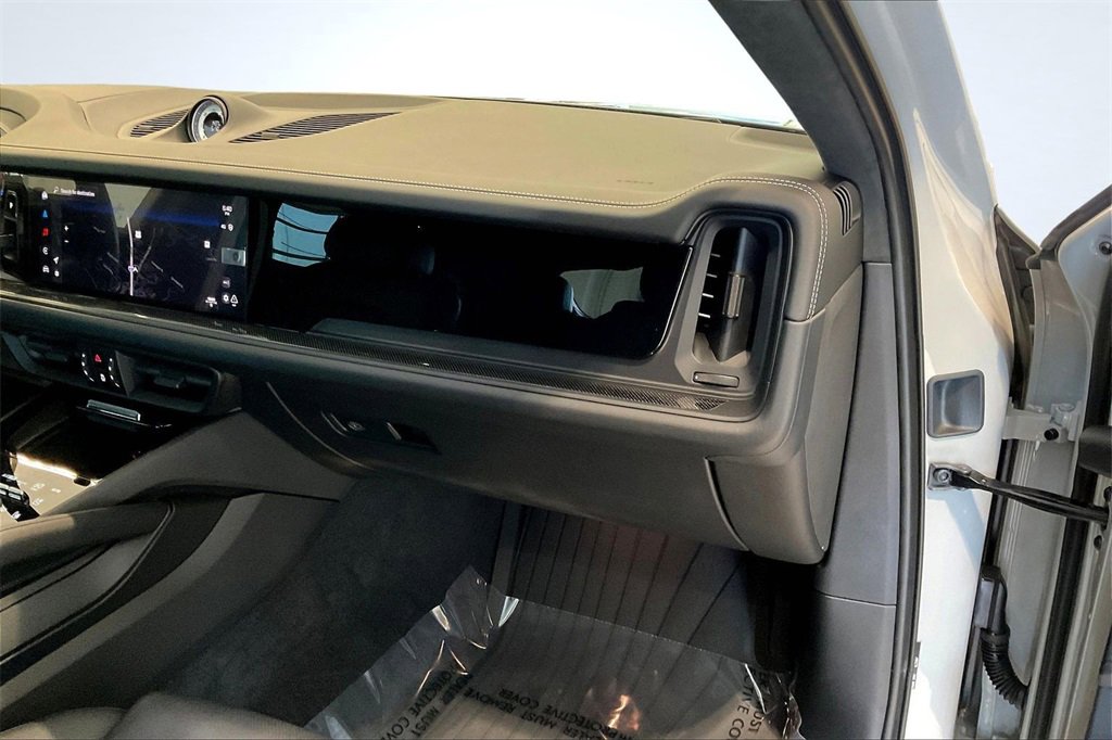 Used 2025 Porsche Cayenne GTS image 17