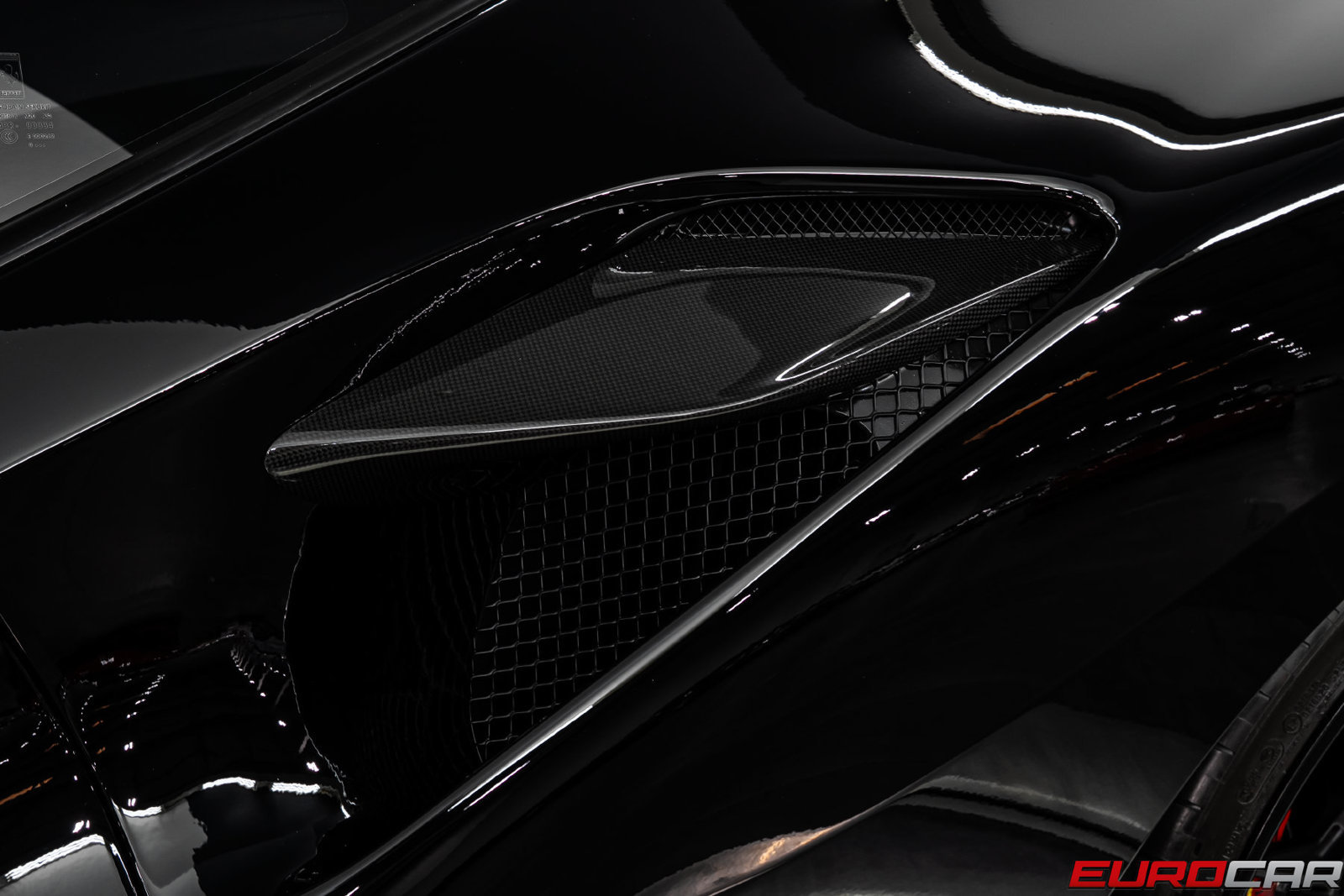 Used 2021 Ferrari F8 Tributo RWD image 16
