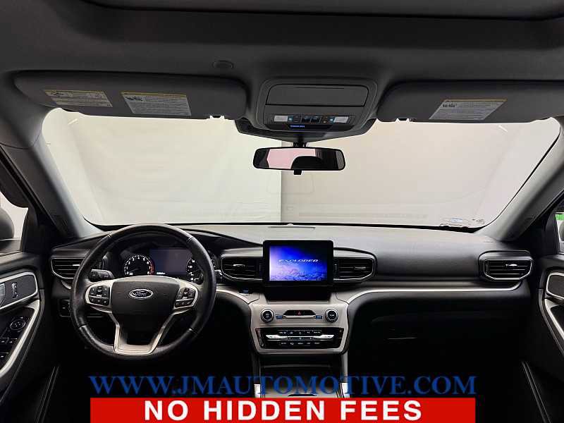 Used 2023 Ford Explorer XLT w/ Equipment Group 202A AWD/4WD image 12