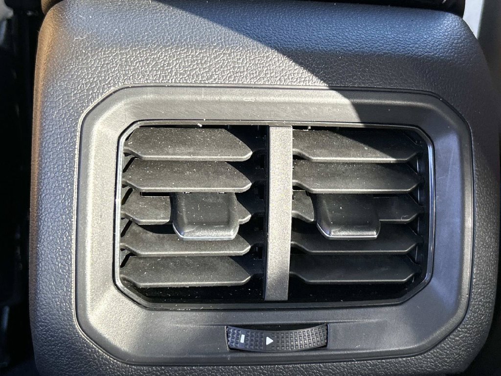 Used 2022 Volkswagen Tiguan SE AWD/4WD image 22
