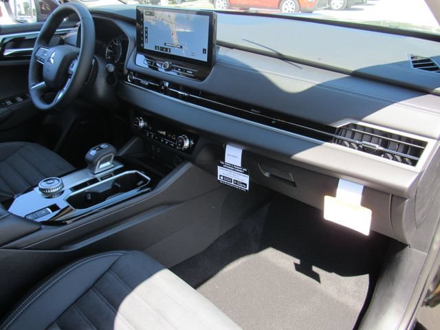 New 2026 Mitsubishi Outlander SE FWD image 12