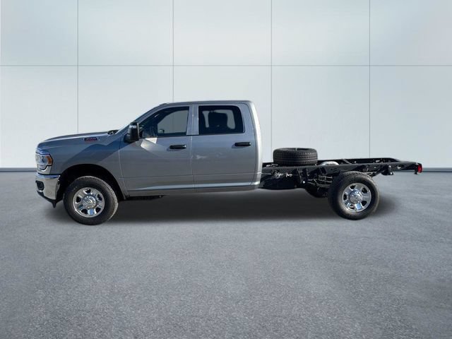 Used 2023 RAM 3500 Tradesman w/ Chrome Appearance Group AWD/4WD image 5