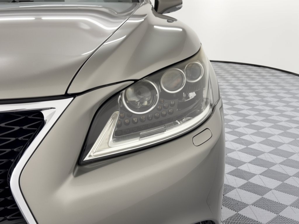 Used 2016 Lexus LS 460 w/ F Sport Package RWD image 12