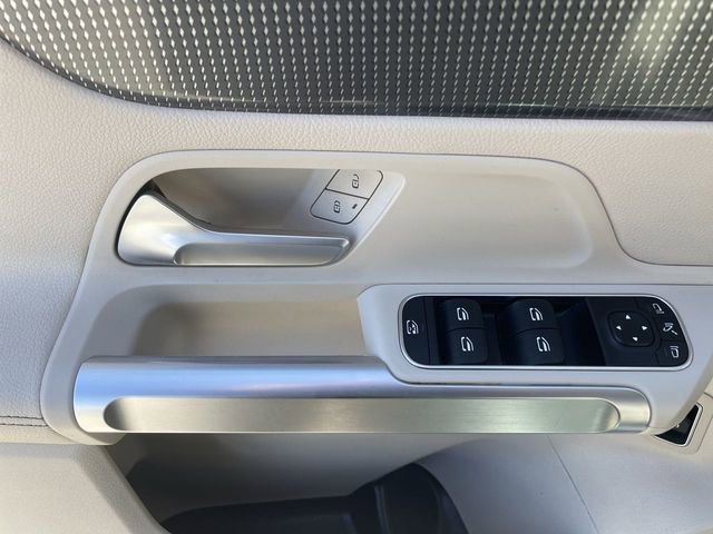 Used 2022 Mercedes-Benz GLB 250 w/ Premium Package Lite image 22