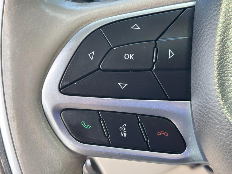 Used 2020 Chrysler Pacifica Limited image 17