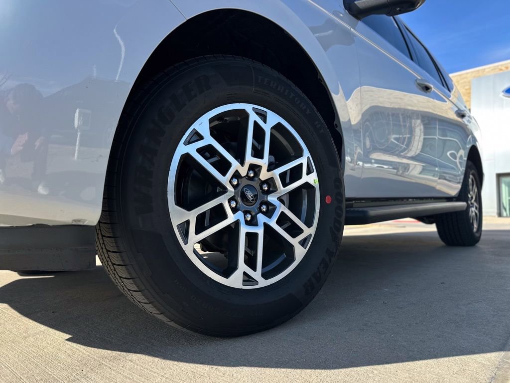 New 2026 Ford Expedition Active image 25