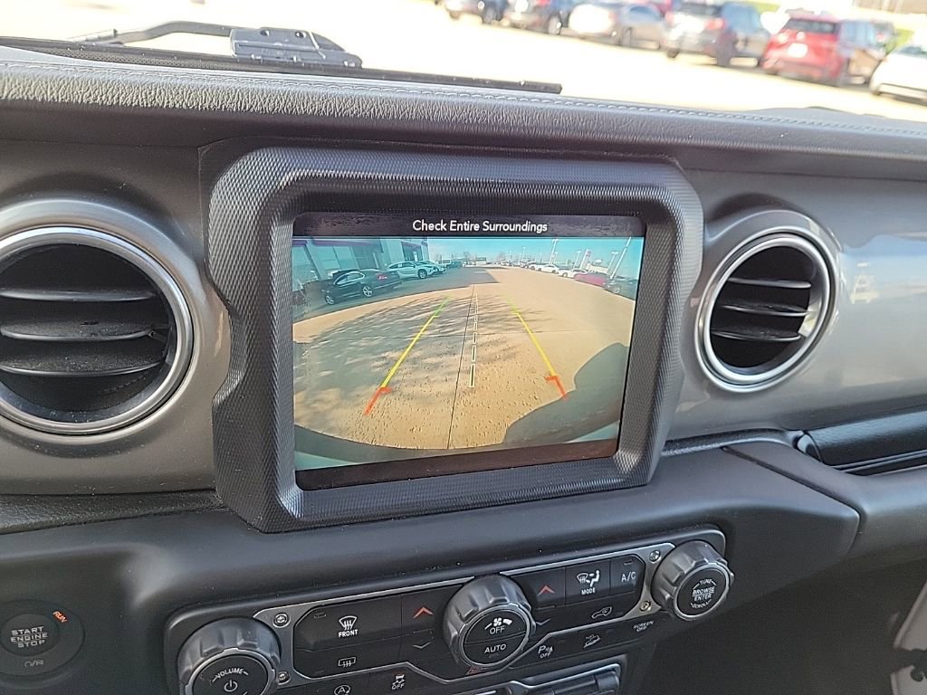 Used 2019 Jeep Wrangler Unlimited Sahara image 14