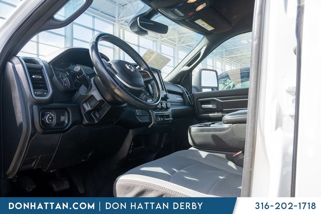 Used 2024 RAM 3500 Big Horn AWD/4WD image 3