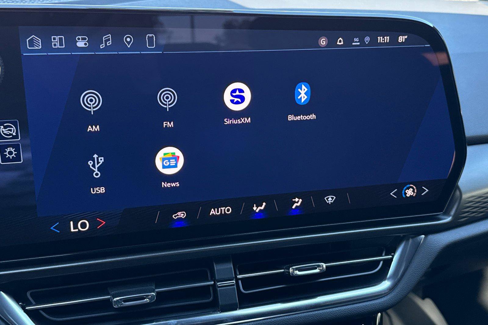 New 2026 Chevrolet Equinox EV LT image 24