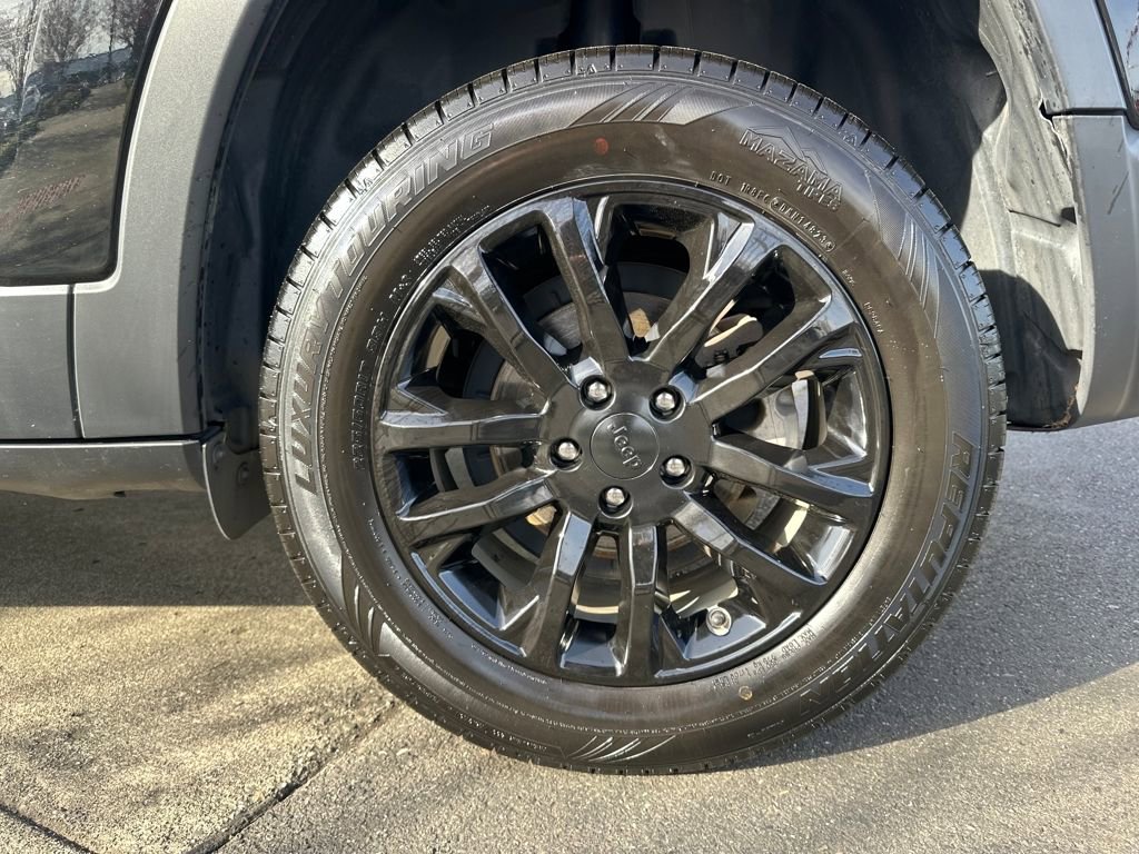 Used 2019 Jeep Cherokee Latitude w/ Popular Appearance Group image 27