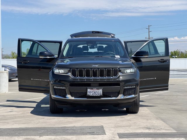 Used 2023 Jeep Grand Cherokee L Limited w/ Luxury Tech Group II AWD/4WD image 29