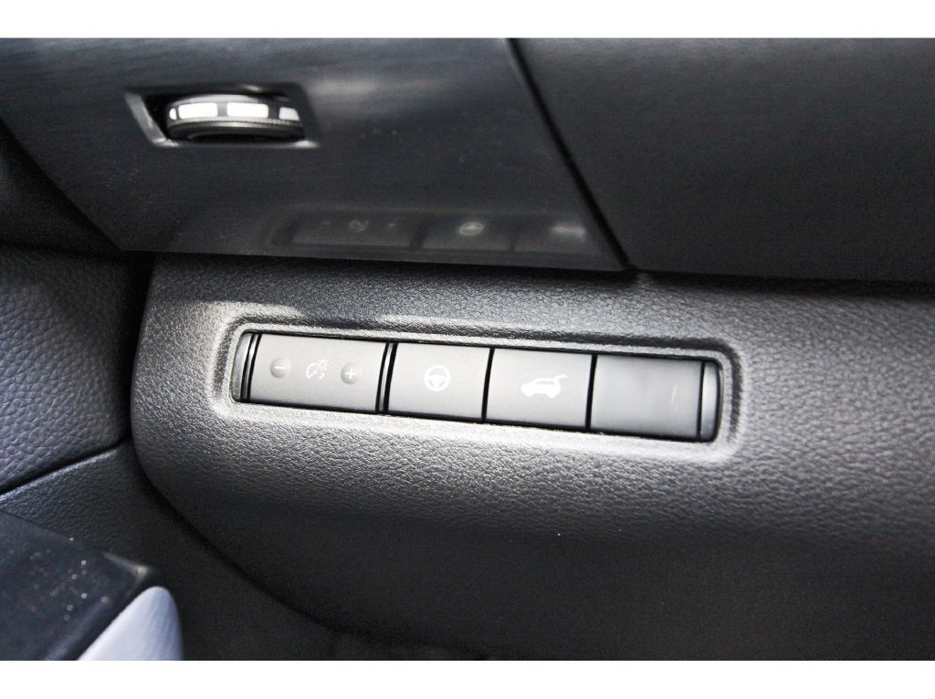 New 2026 Nissan Pathfinder SL w/ SL Premium Package (P04) FWD image 18