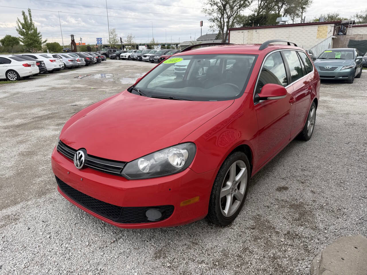 Used 2011 Volkswagen Jetta TDI FWD image 3