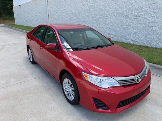 Used 2012 Toyota Camry L image 3