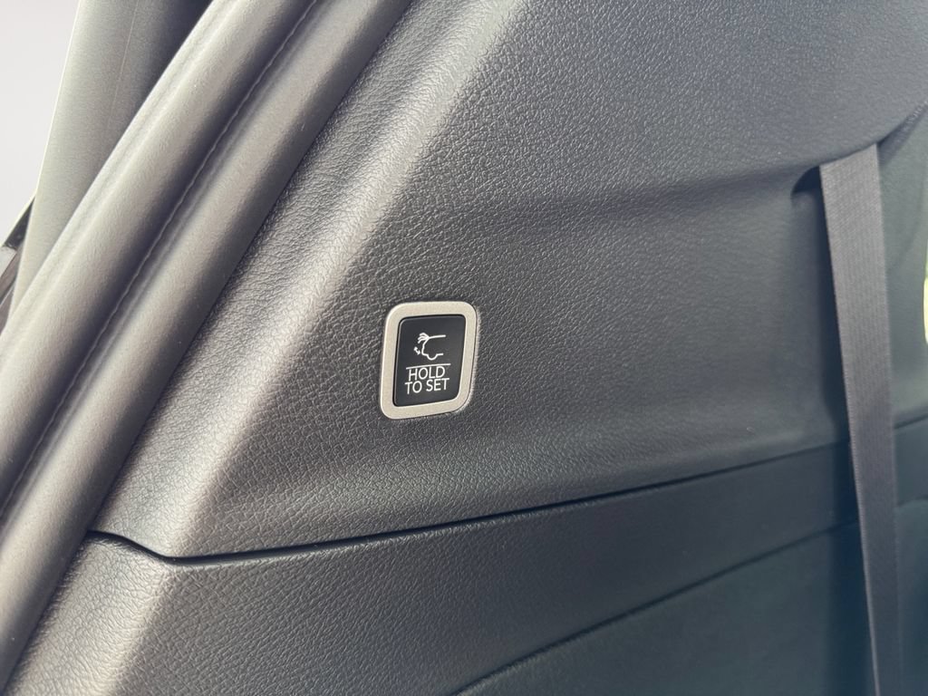 New 2027 Chrysler Pacifica Select FWD image 6