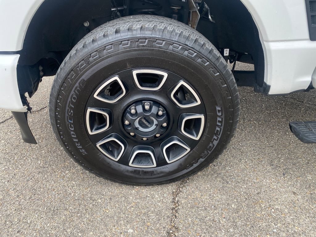 Used 2024 Ford F250 Platinum w/ FX4 Off-Road Package image 30