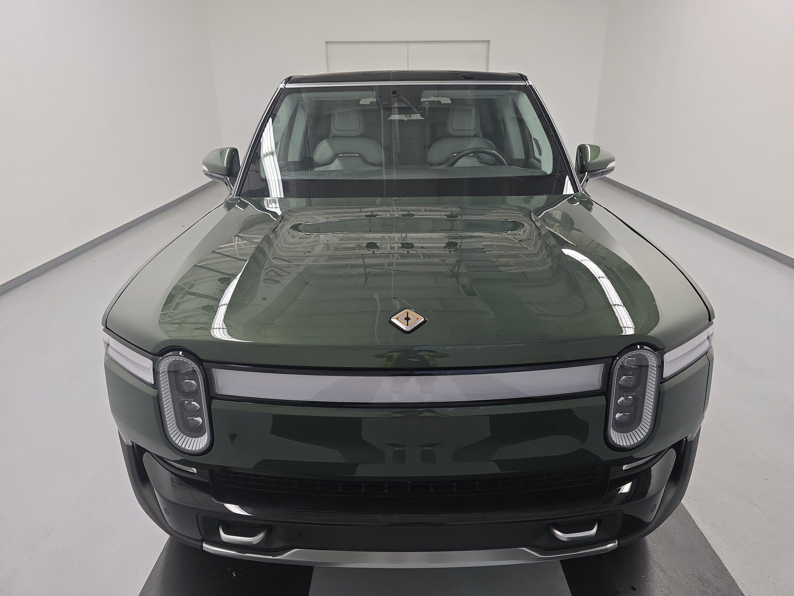 Used 2024 Rivian R1S Adventure AWD/4WD image 8