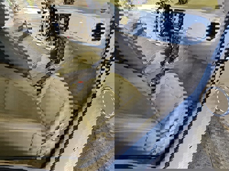 Used 2014 Volkswagen Beetle TDI image 31