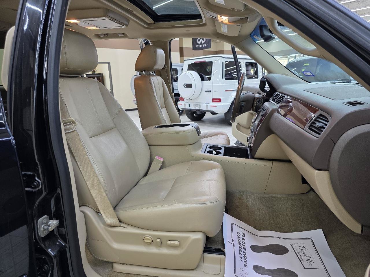 Used 2013 Chevrolet Suburban LT RWD image 20