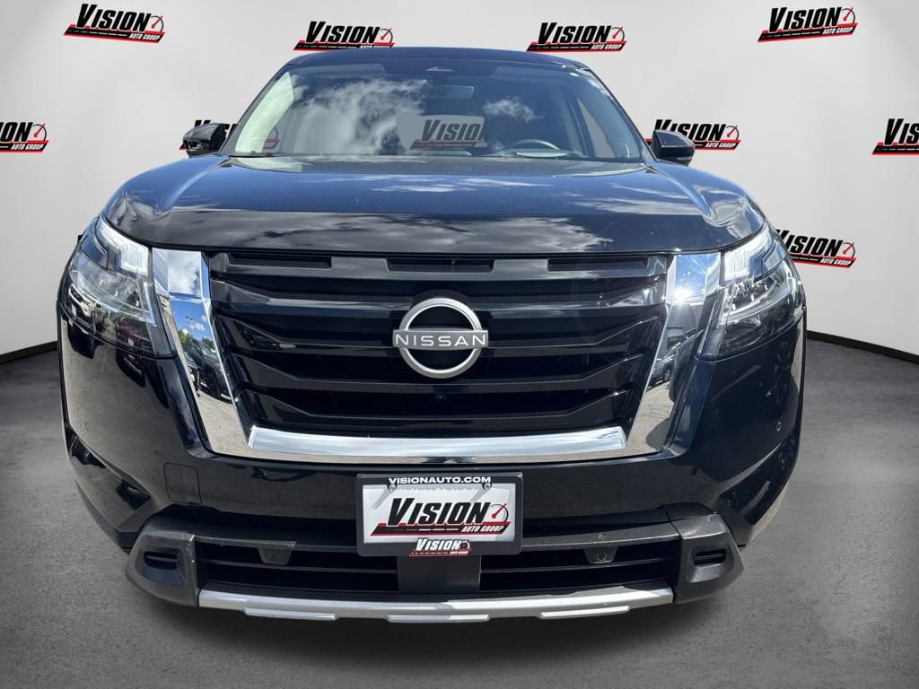 Certified 2024 Nissan Pathfinder Platinum AWD/4WD image 2