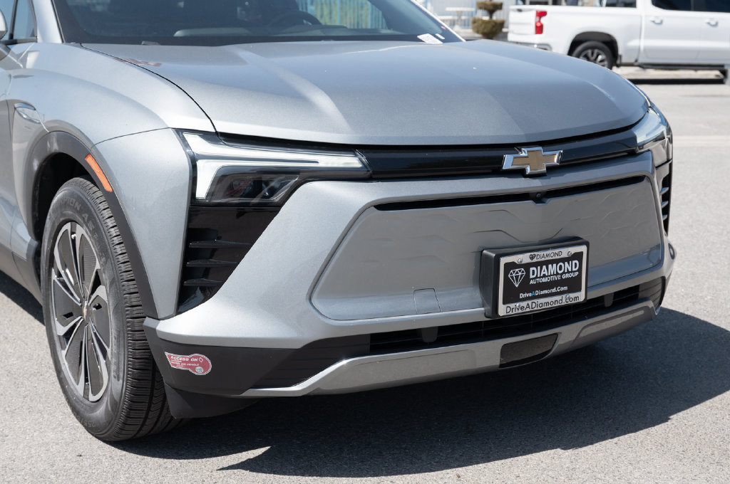 Used 2024 Chevrolet Blazer EV LT AWD/4WD image 11