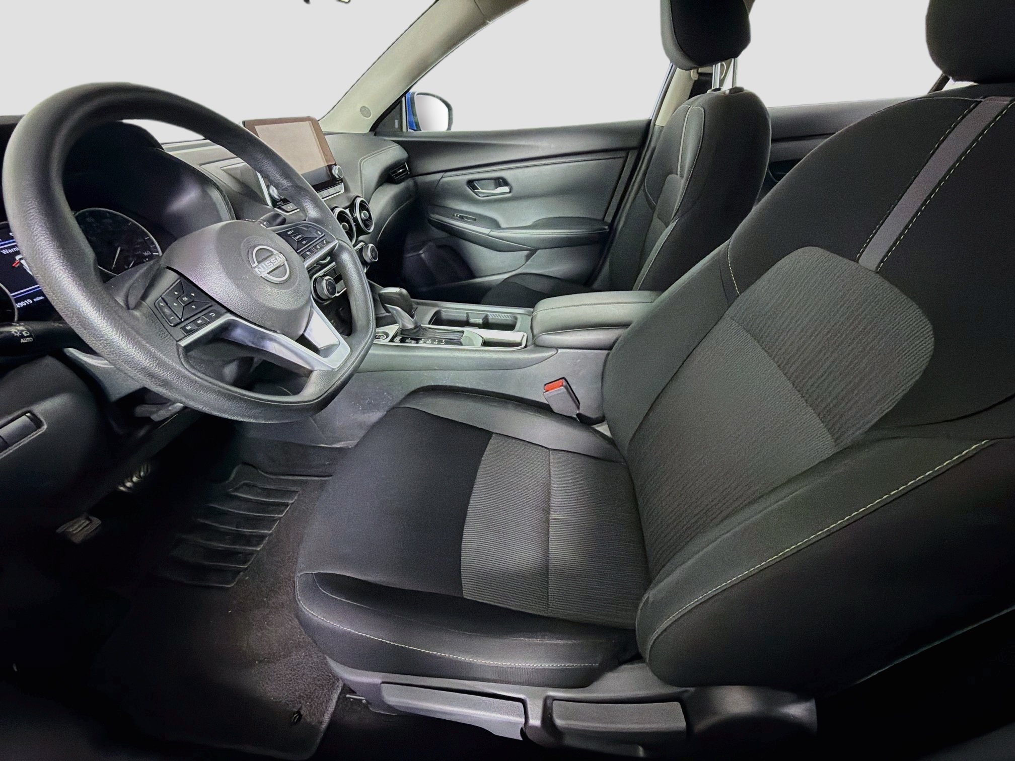 Used 2025 Nissan Sentra SV FWD image 13