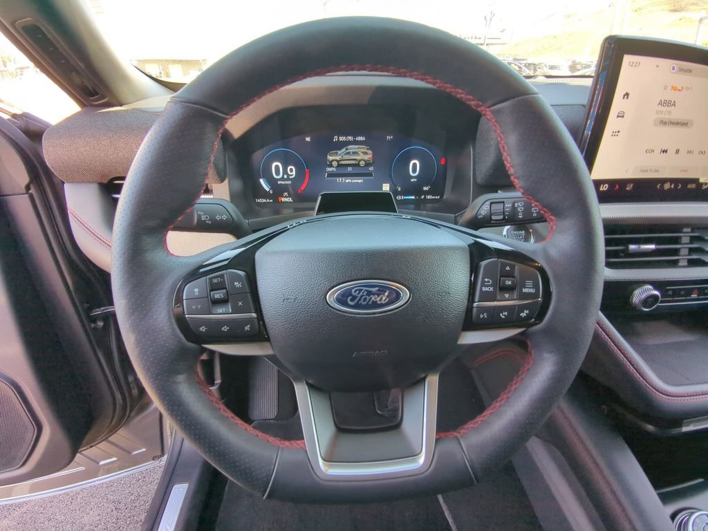 Used 2025 Ford Explorer ST-Line w/ ST-Line Street Pack image 23