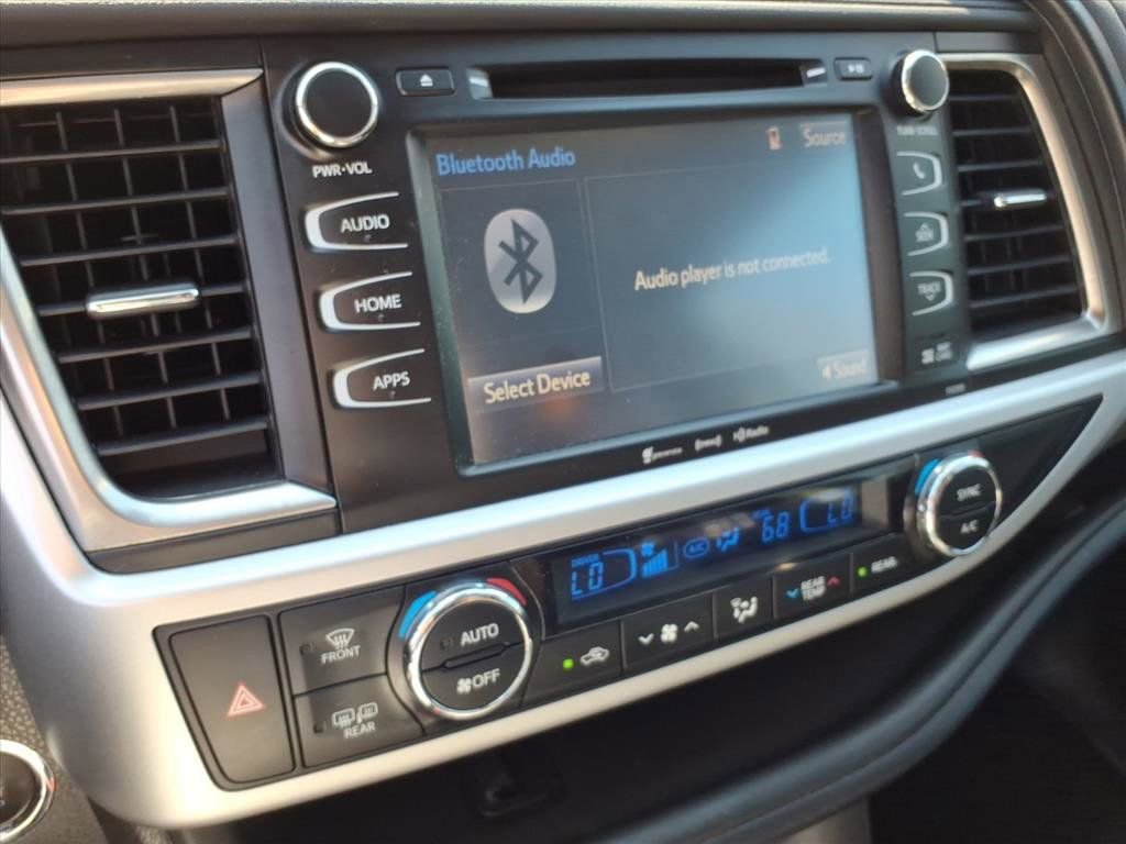 Used 2019 Toyota Highlander SE w/ Nightshade Edition image 29