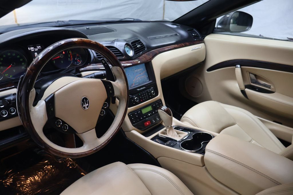 Used 2015 Maserati GranTurismo Convertible RWD image 13