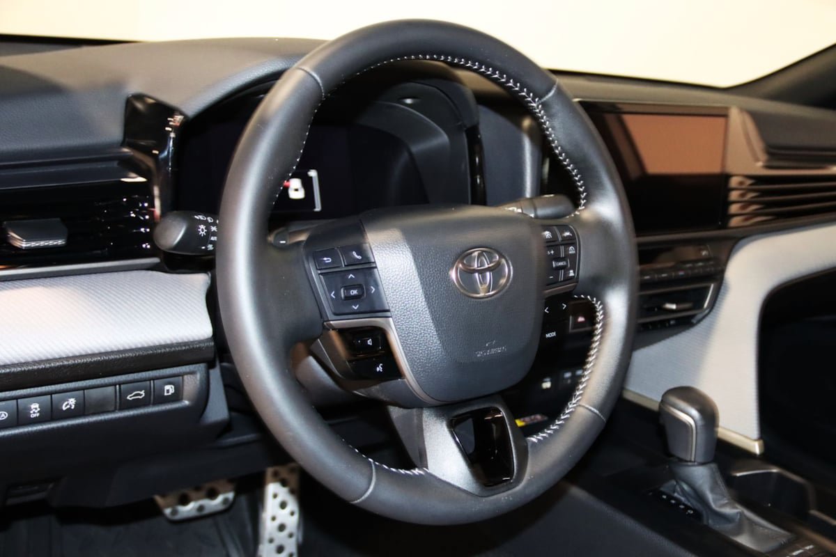 Used 2026 Toyota Camry SE FWD image 34